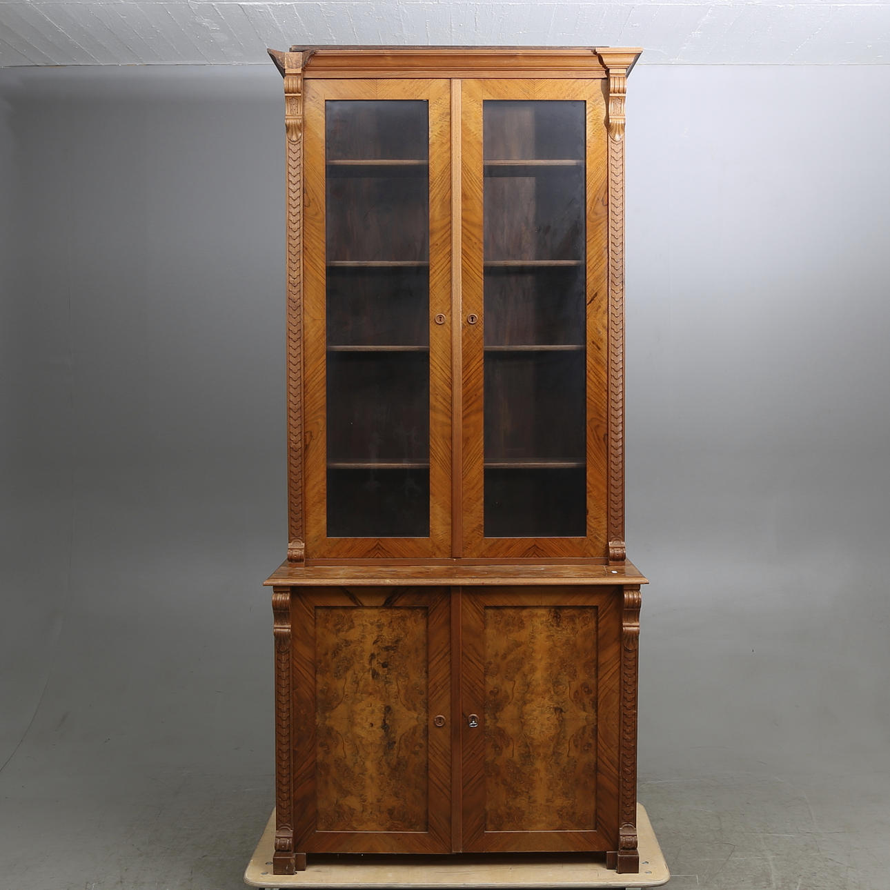 BOKSKÅP, Nyrenässans, sent 1800-tal.