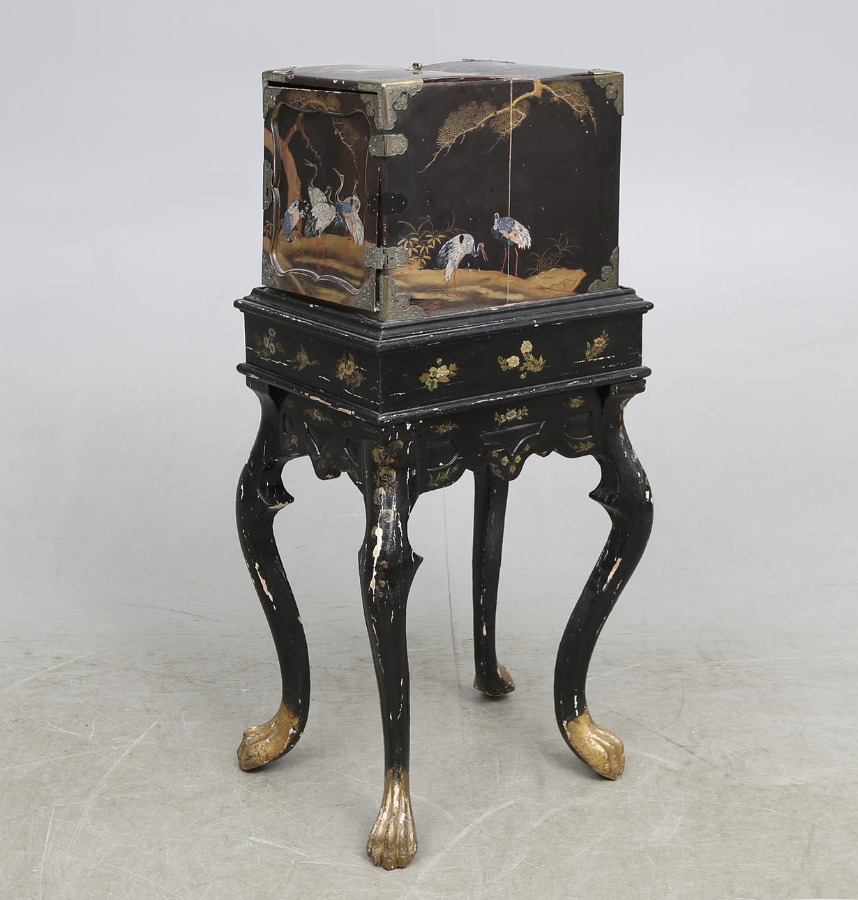 SKÅP, lackarbete, Kina, 1900-talets första hälft.