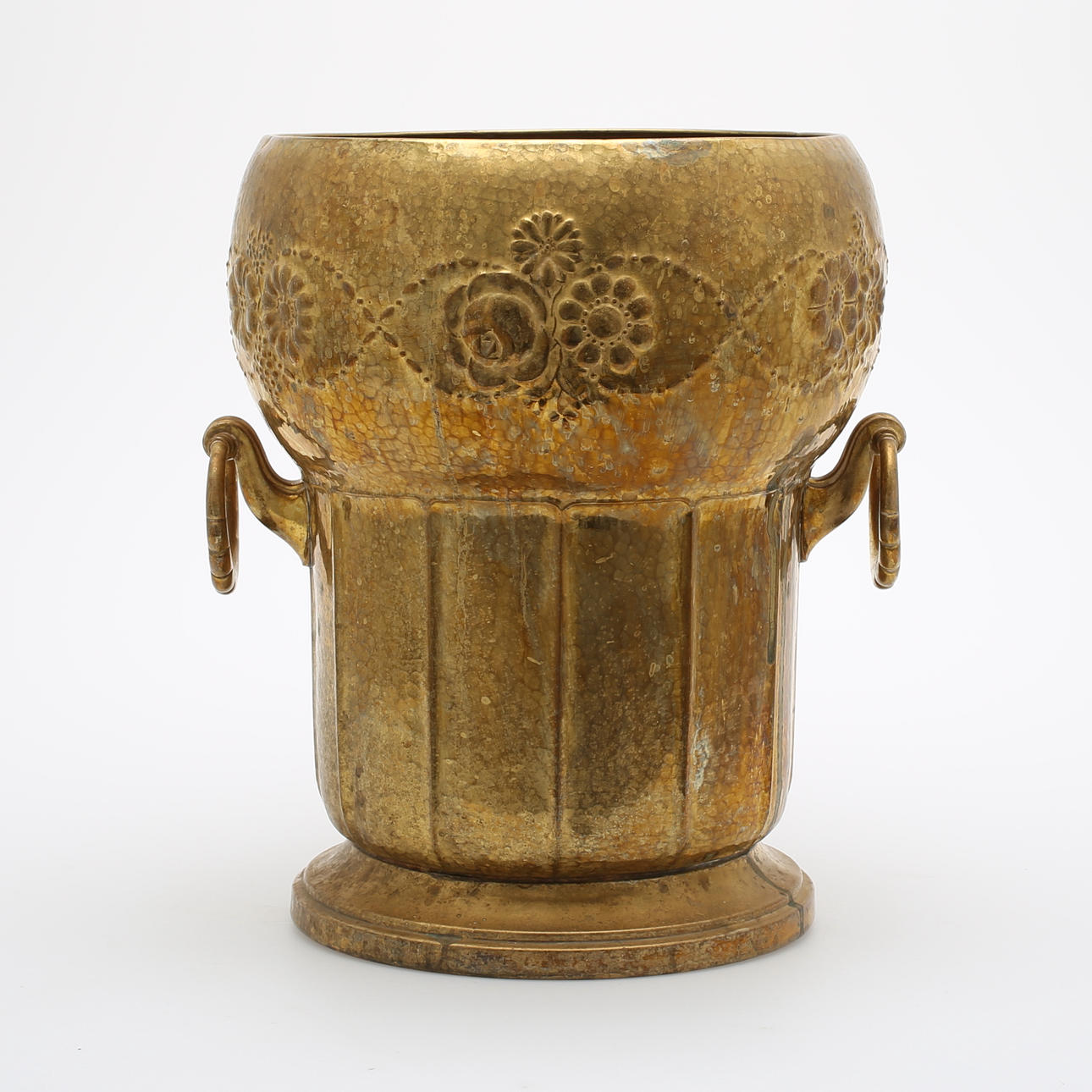 YTTERFODER, mässing, jugend, 1900-talets första hälft.