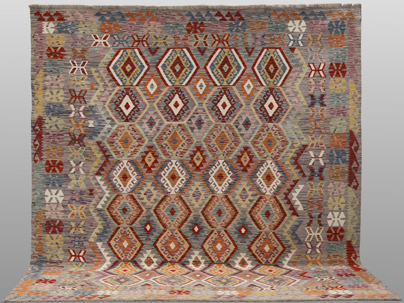 MATTA, "Kelim", 300 x 255 cm.