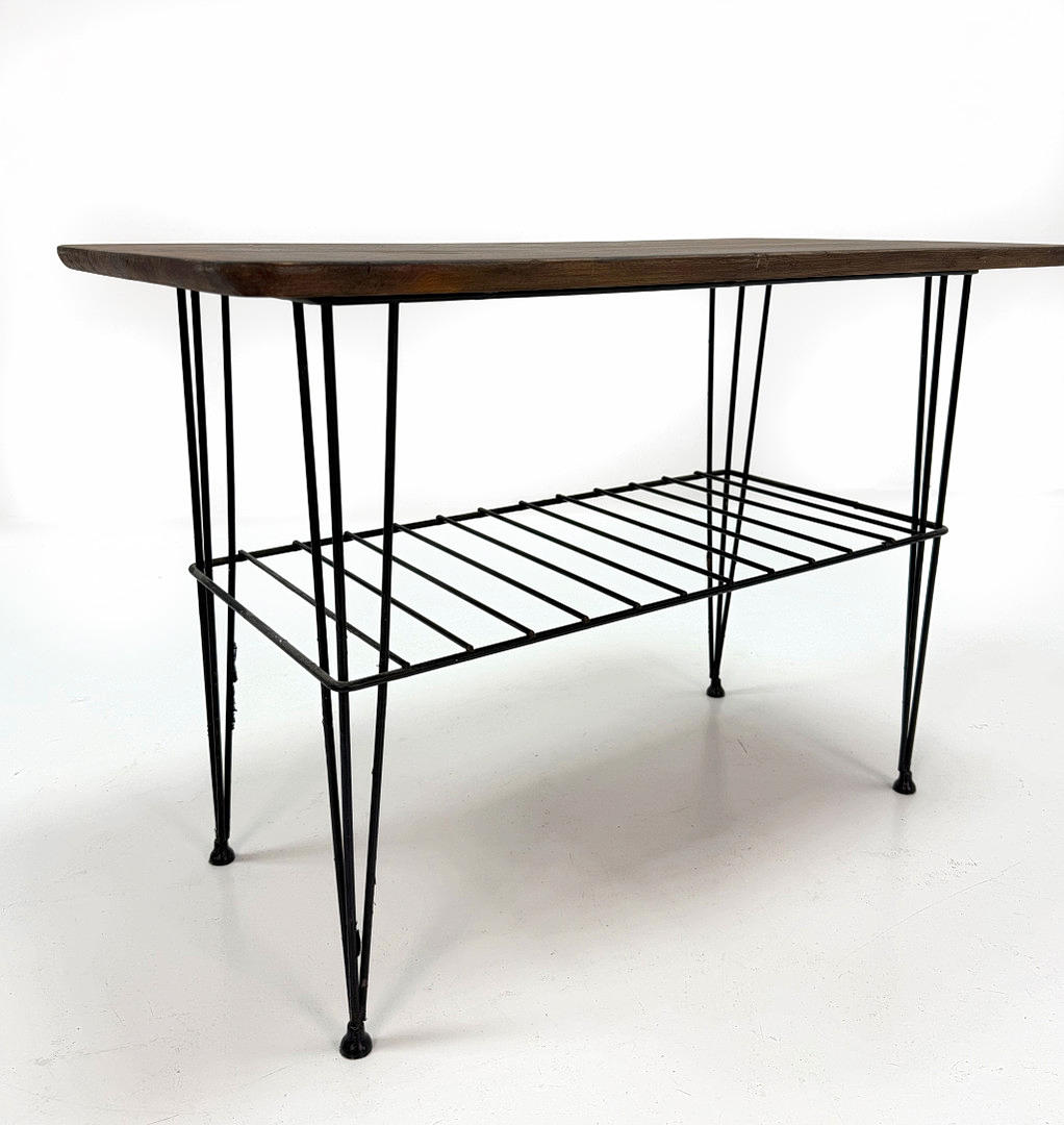 BORD, stringunderrede, betsat trä, 1900-talets mitt.