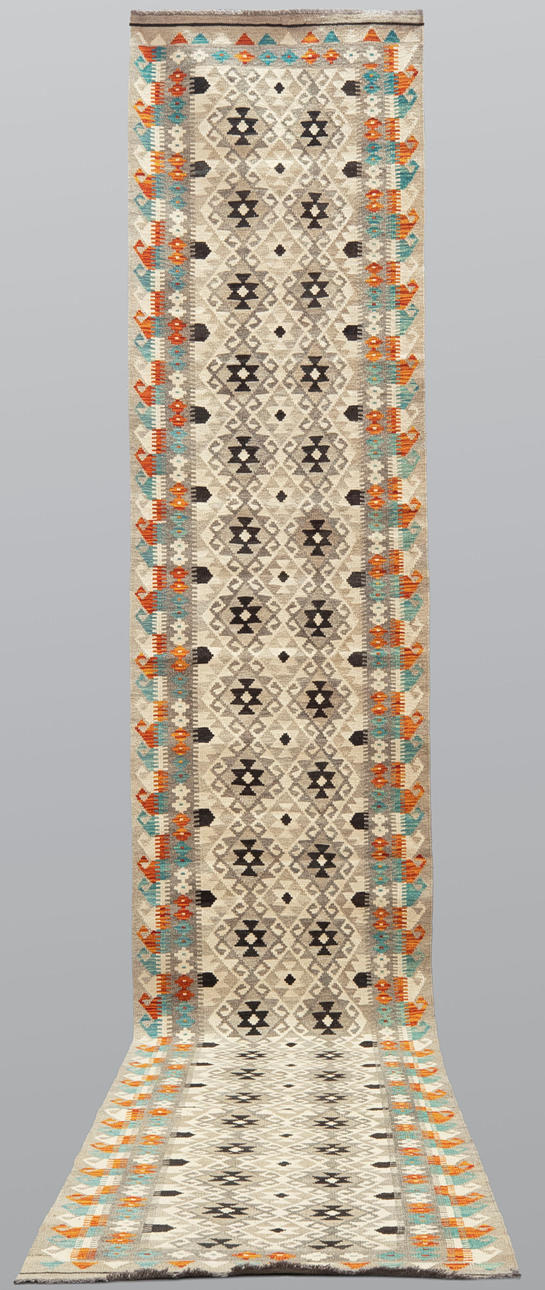 TÆPPE, "Kelim", galleri, 495 x 80 cm.