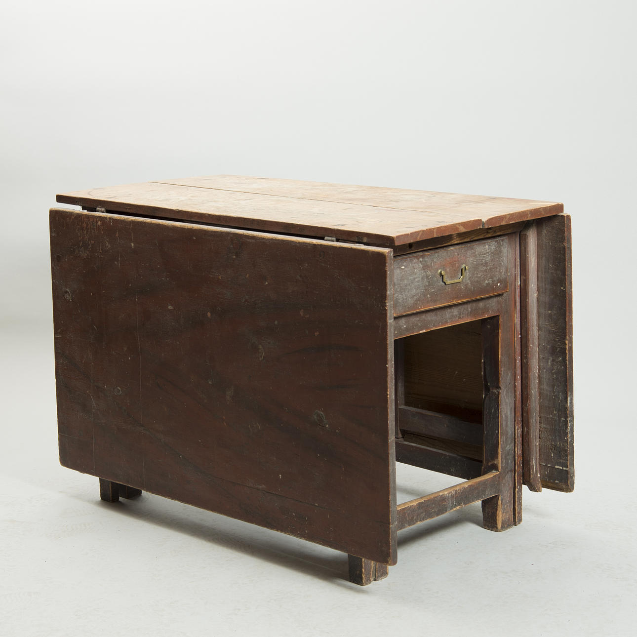 SLAGBORD med lådor, fur, drickamålat, 1800-tal.