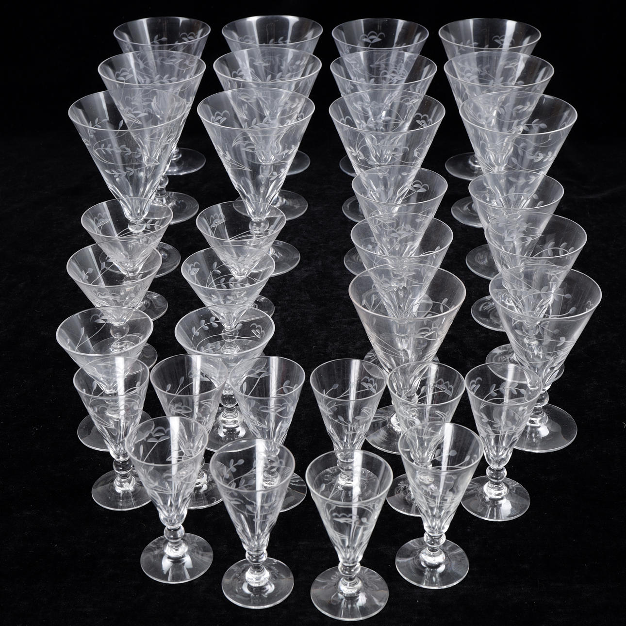 GLASSERVIS, 34 delar, 1900-talets första hälft.