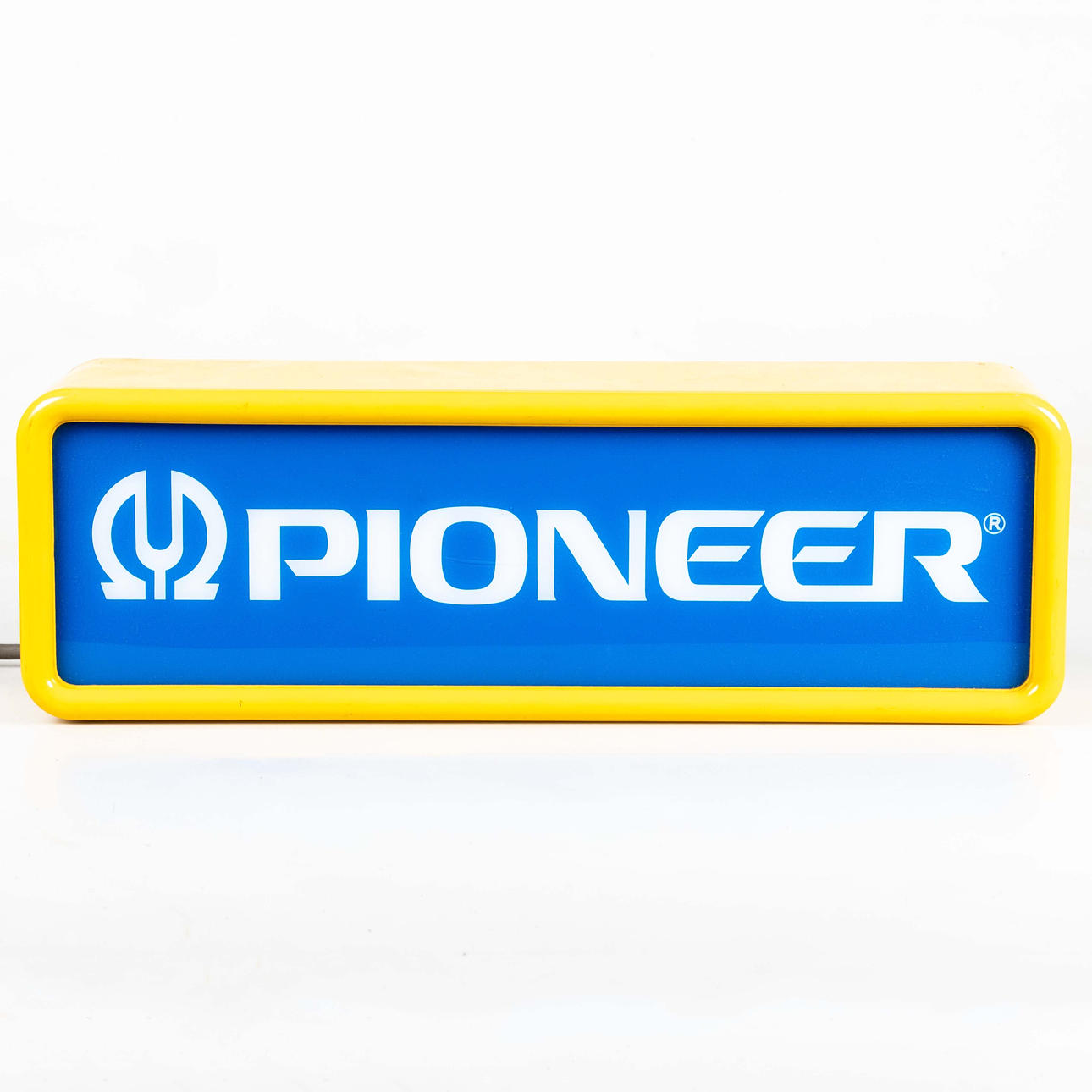 PIONEER, ljusskylt.