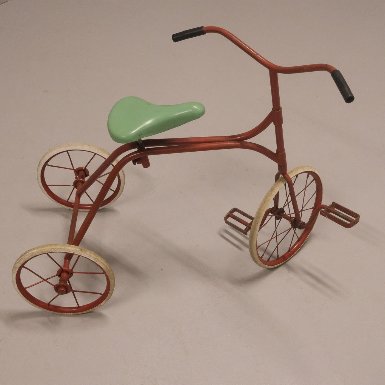 BARNCYKEL, TREHJULING, 1950-TAL.