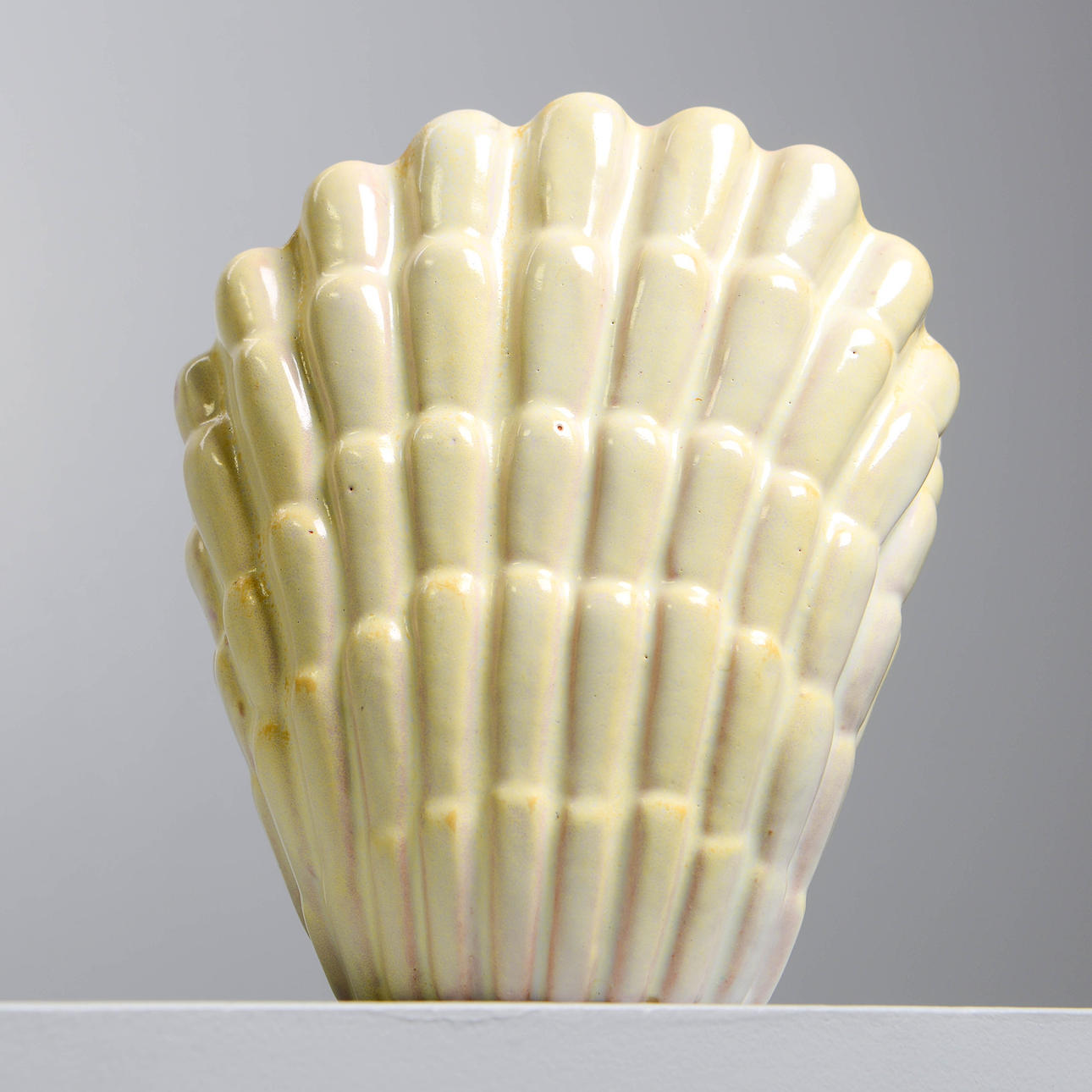 VICKE LINDSTRAND. Vase, model 342, shell-shaped, Upsala-Ekeby, 1944-53.