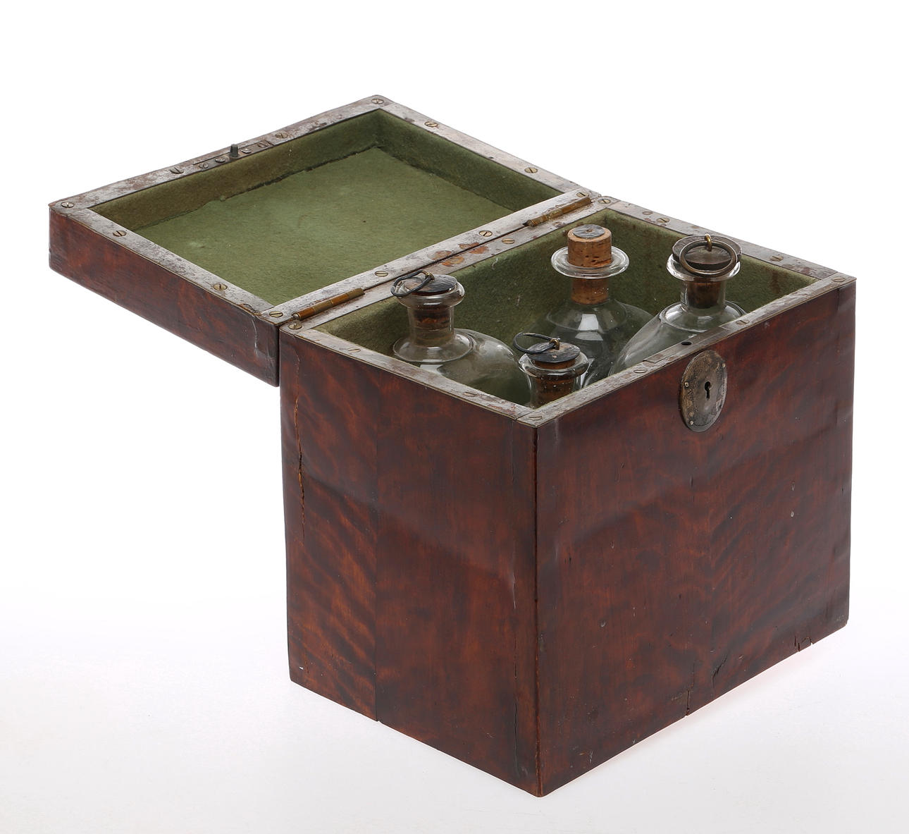 FLASKSCHATULL, fanerat trä, med PLUNTOR, 4st, glas, 1800-tal.