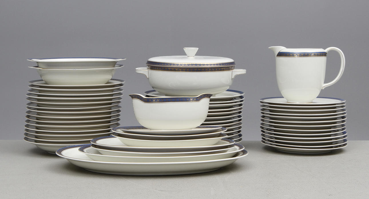 MATSERVIS, 51 delar, porslin, Königlich privilegierte Porzellanfabrik Tettau, 1900-talets första hälft.