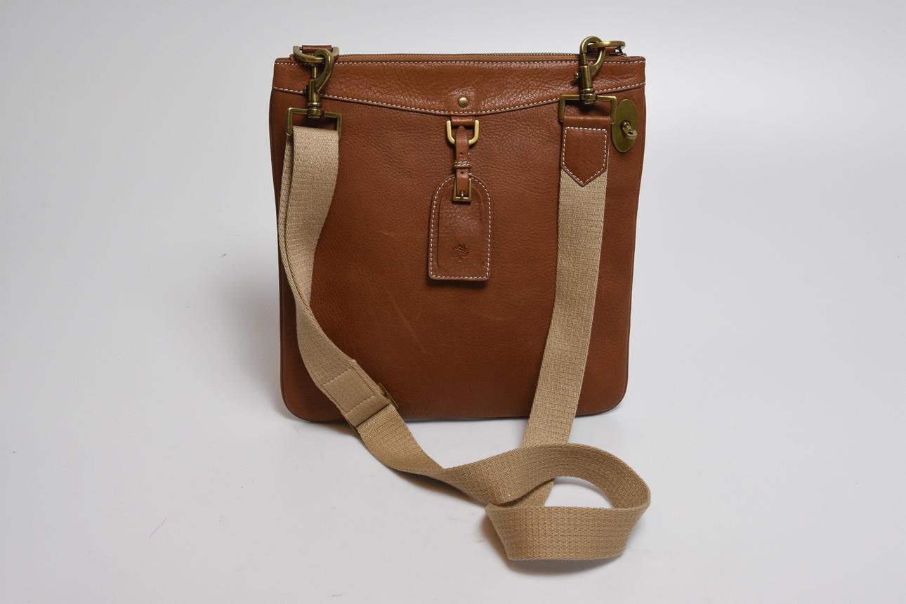 VÄSKA, skinn märkt Mulberry.