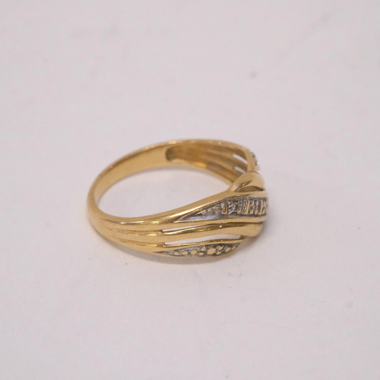 RING MED DIAMANTER, 18K GULD.