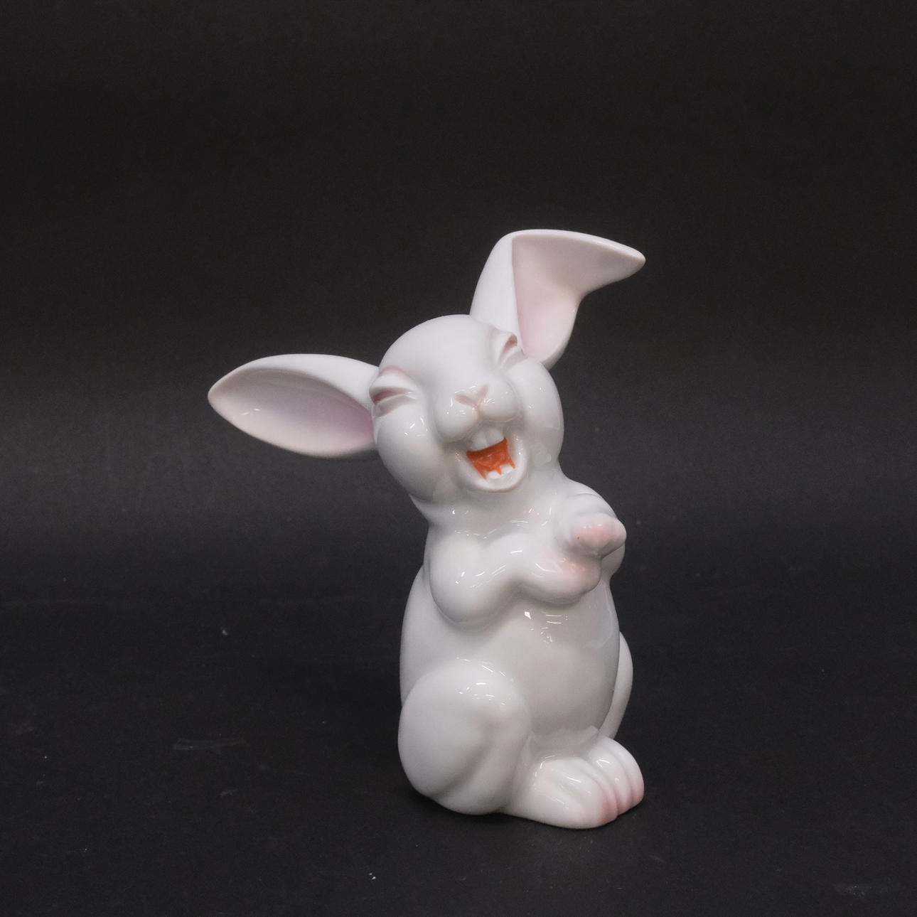 FIGUR I FORM AV EN KANIN, ROSENTHAL.
