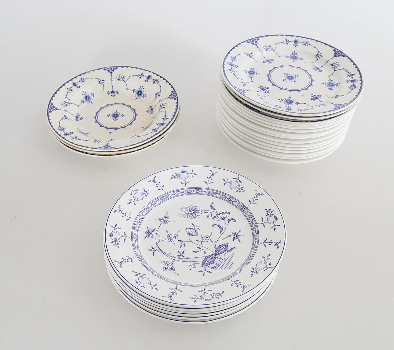 SERVISDELAR, 21 st, bland annat "Alva" och "Dresden", Gustavsberg.