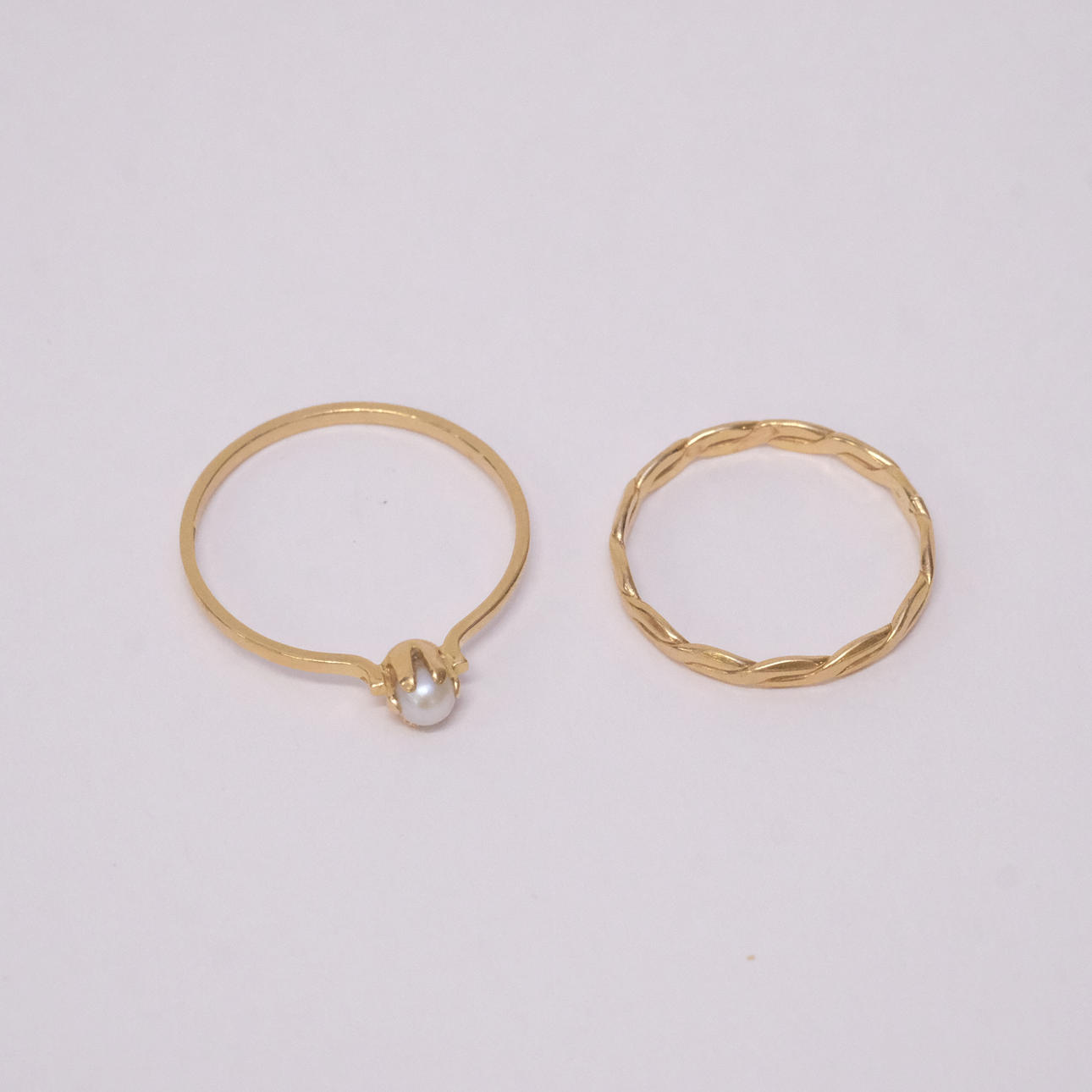 RINGAR, 18K GULD, TVÅ STYCKEN.