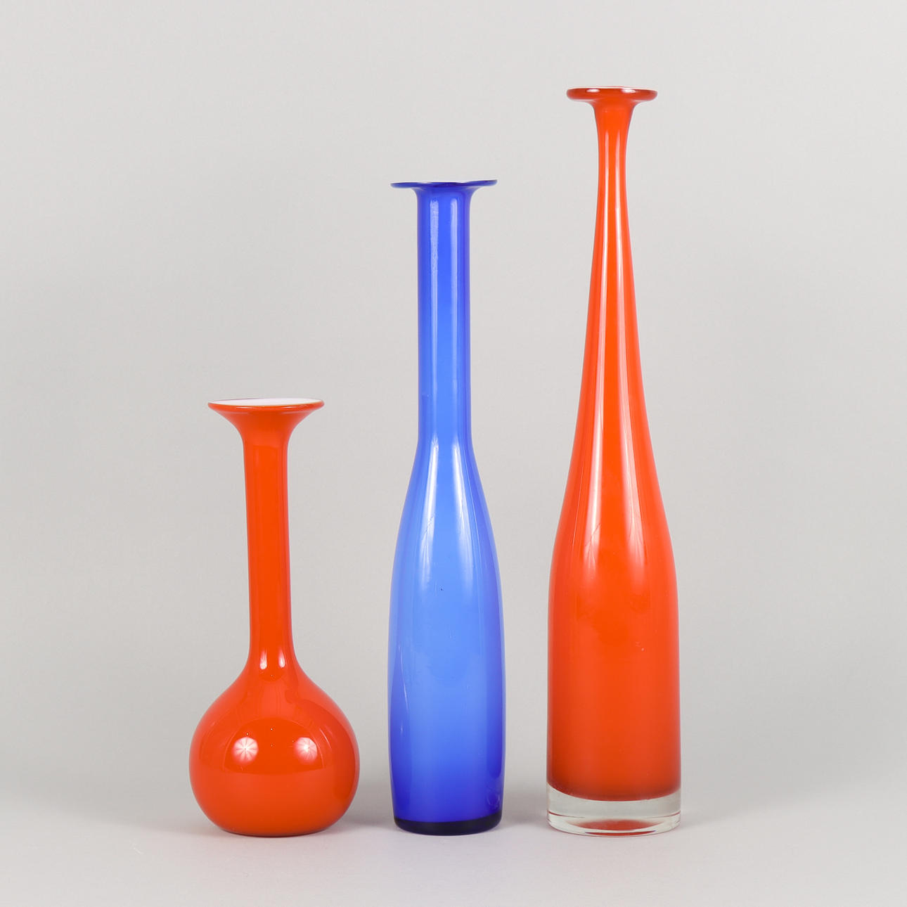 VASER 3 stycken, glas, 1900-talets andra hälft.