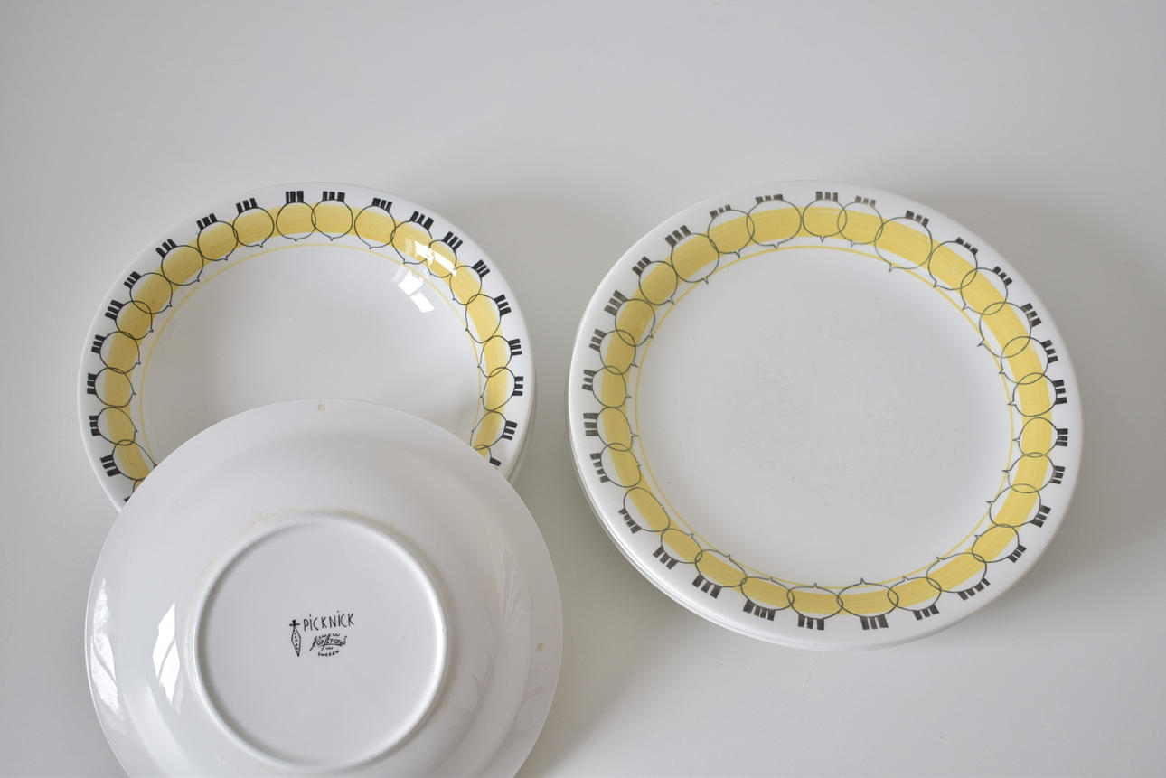 PICKNICK, UPPSÄTTNING AV 10.