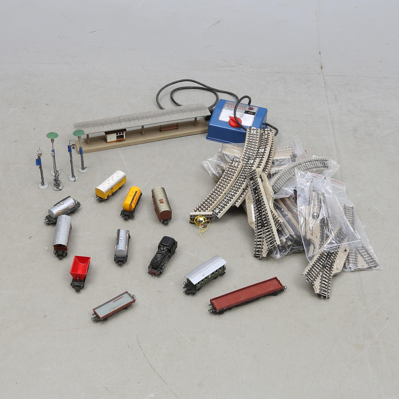 MÄRKLIN ånglok CM 800, 10 vagnar, cirka 80 M-räls med mera.