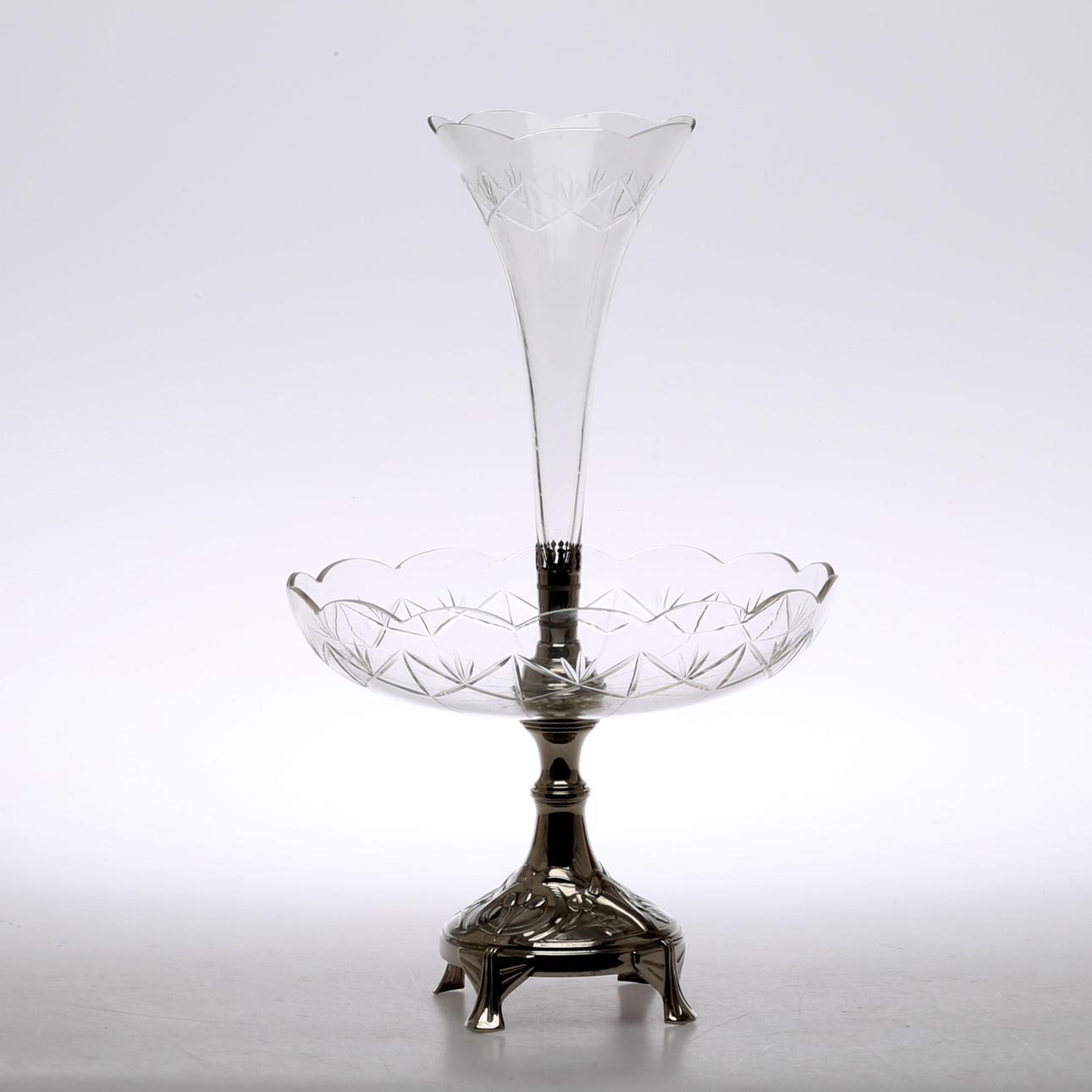 UPPSATSSKÅL, glas och nysilver, jugend, omkring 1900.