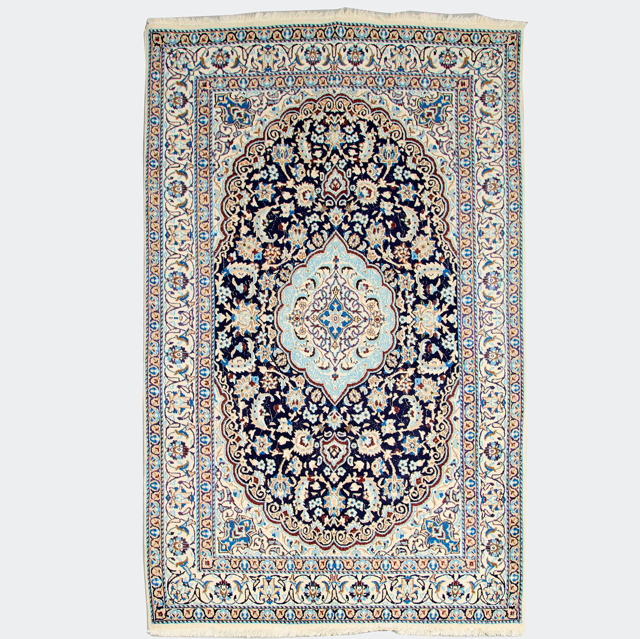 CARPET Nain semi-antique.