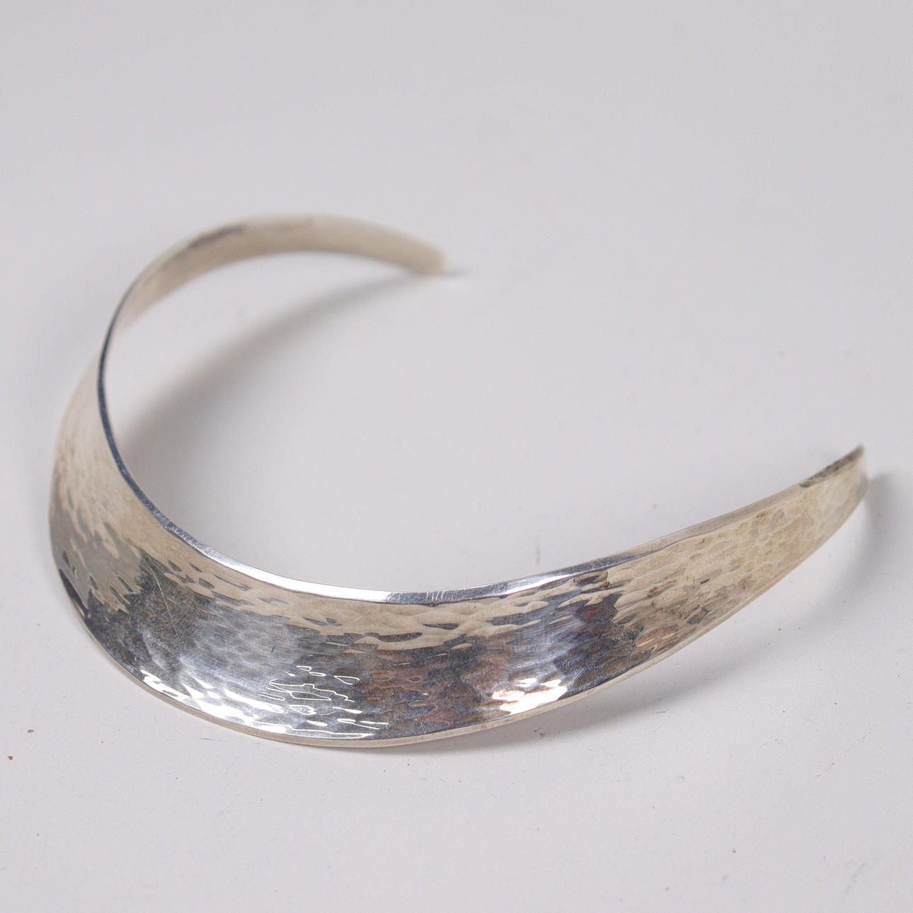 HALSBAND, silver, Alton.