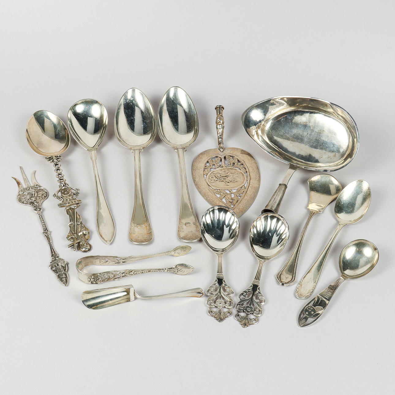 DIVERSE BESTICK SILVER.