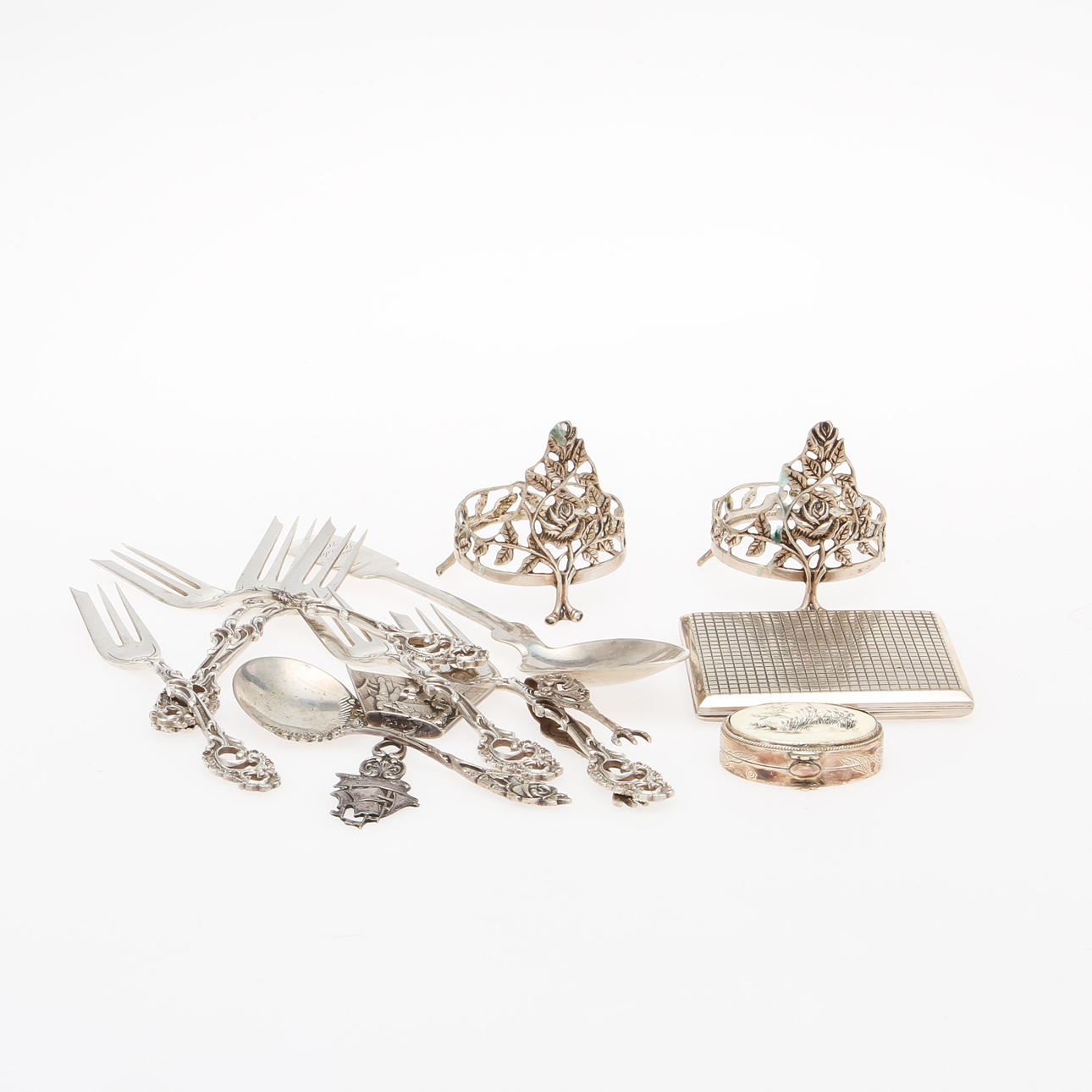 SILVERFÖREMÅL, 14 delar, 1800/1900-tal. Mestadels 800 silver. Ca 375 gram.