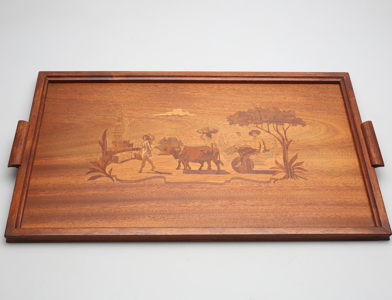 BRICKA med intarsia, 1900-talets mitt.