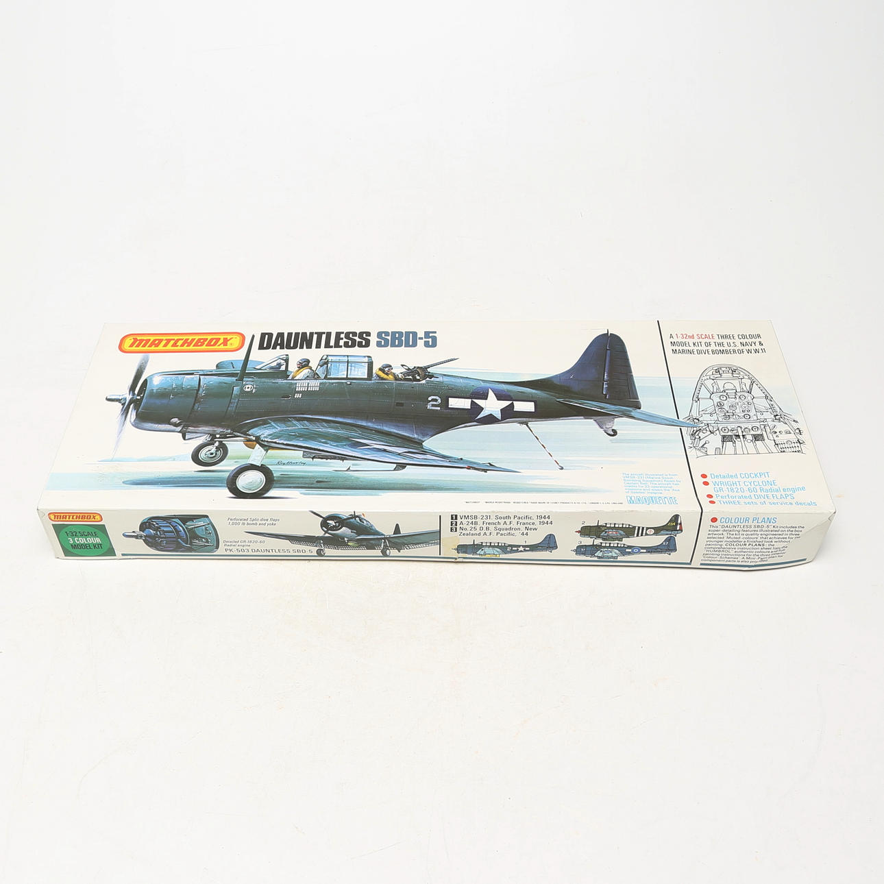 FLYGPLANSMODELL, obyggd, Matchbox, Dauntless SBD-5.