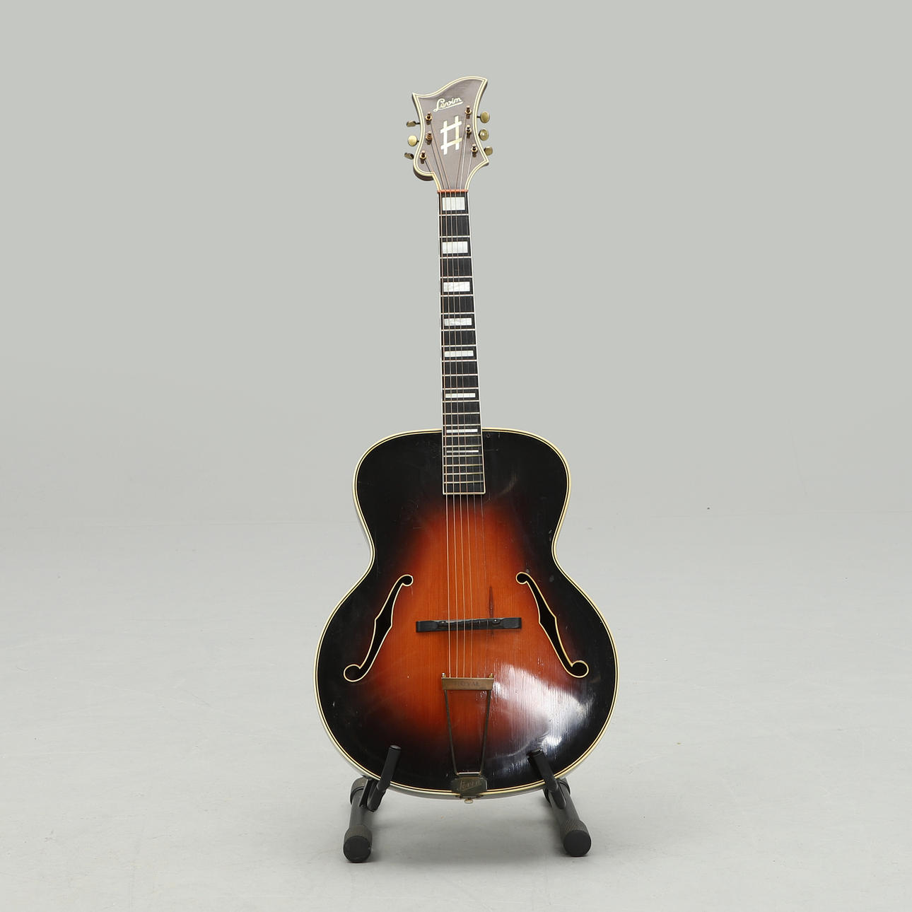 ORKESTERGITARR, Levin Royal, 1950-tal.