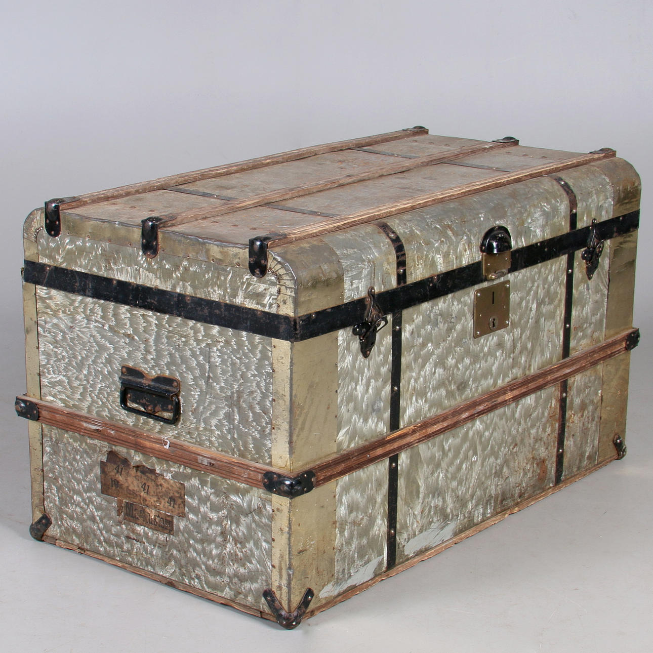 KOFFERT, plåt, sk amerikakoffert, 1900-talets första hälft.