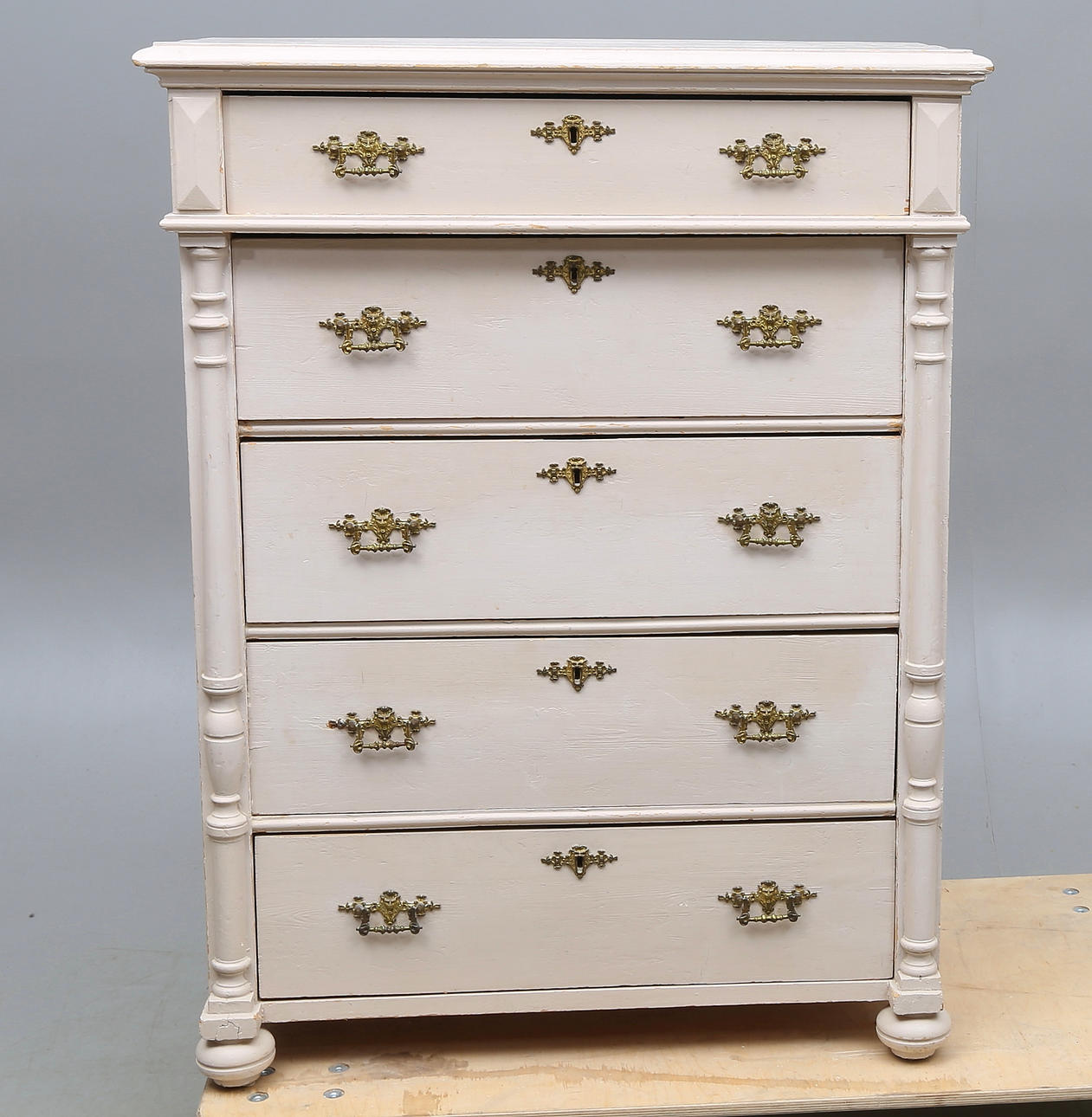 BYRÅ, nyrenässans, omkring sekelskiftet 1900.