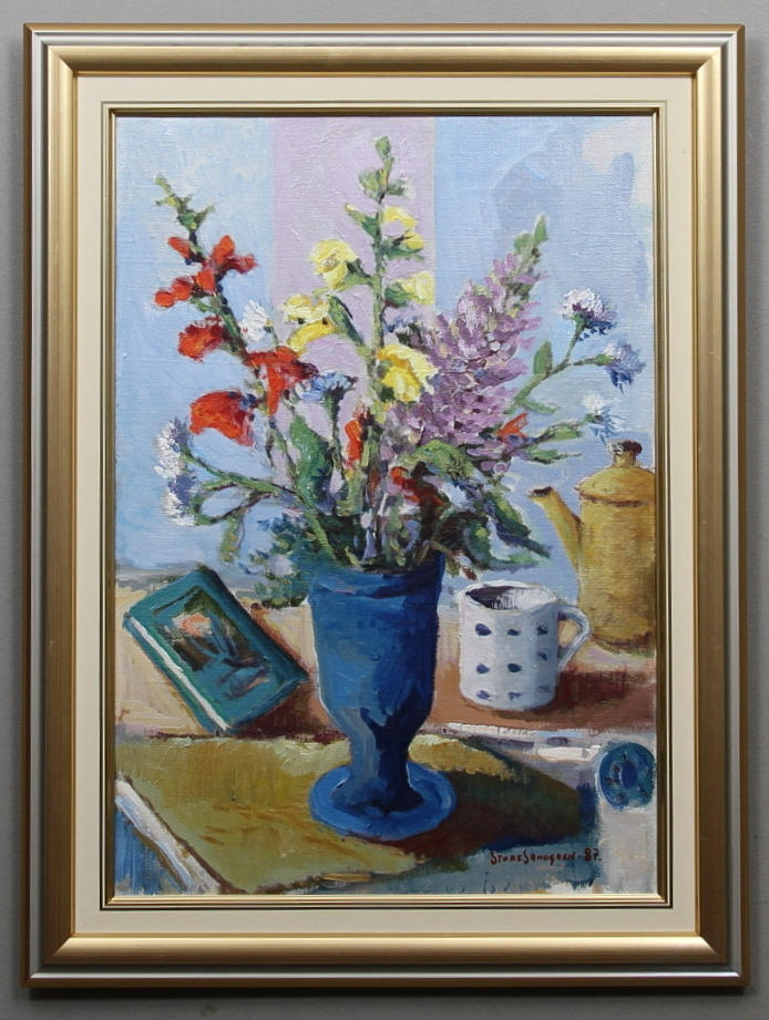 STURE SANDGREN. Stilleben med blommor, kanna och bok. Olja på duk. Signerad och daterad -87.