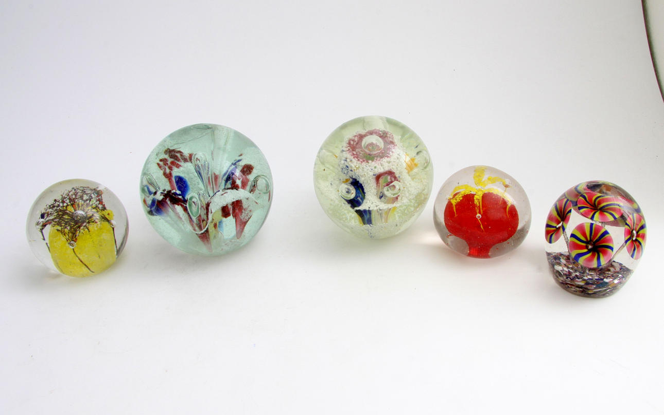 PAPERWEIGHTS. PAPPERSVIKTER.