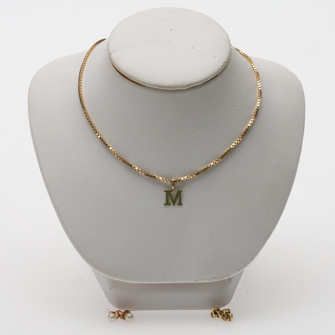 Parti guld, 18k, vikt 7,4g.