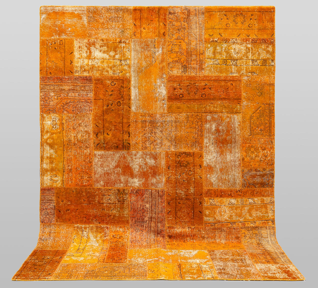 MATTA. Vintage patchwork, 309 x 222 cm.