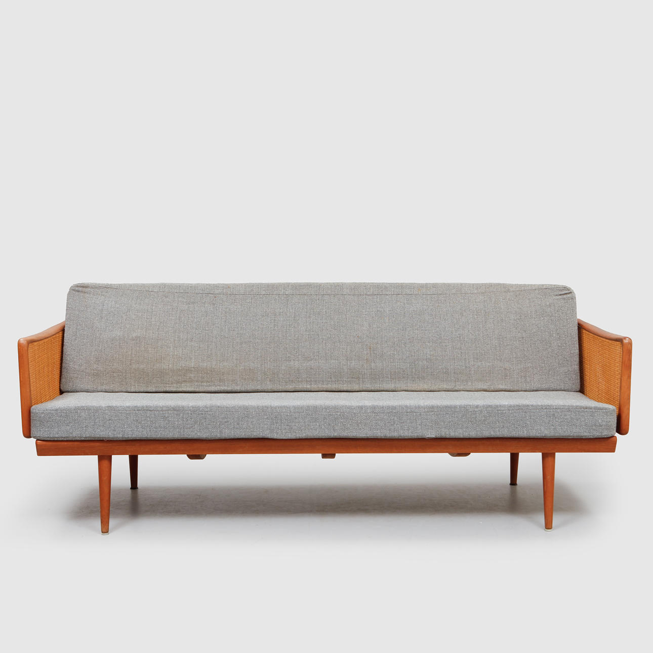 PETER HVIDT & ORLA MOLGAARD. Soffa.