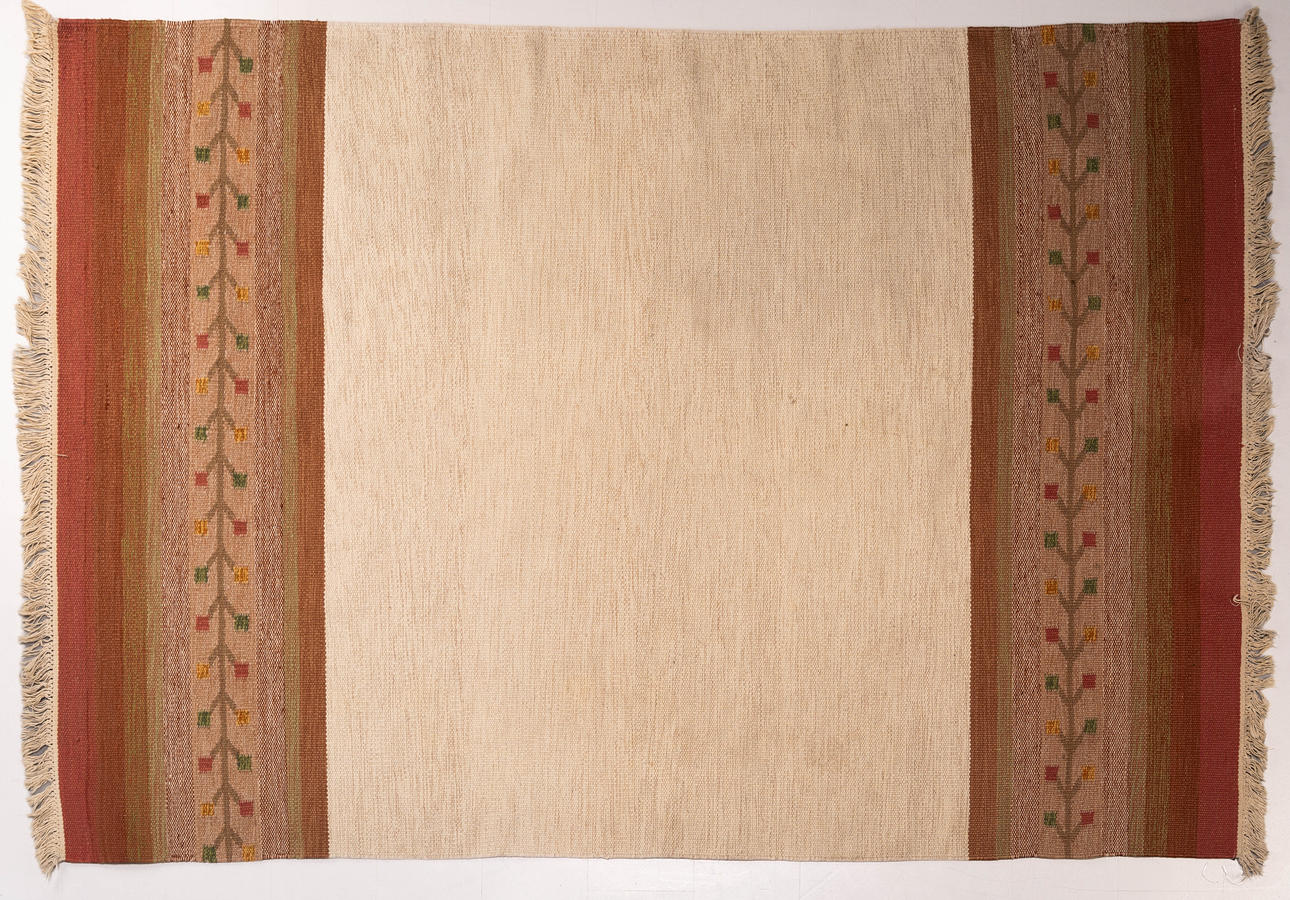 CARPET, Röllakan, unsigned, 156 x 225 cm.