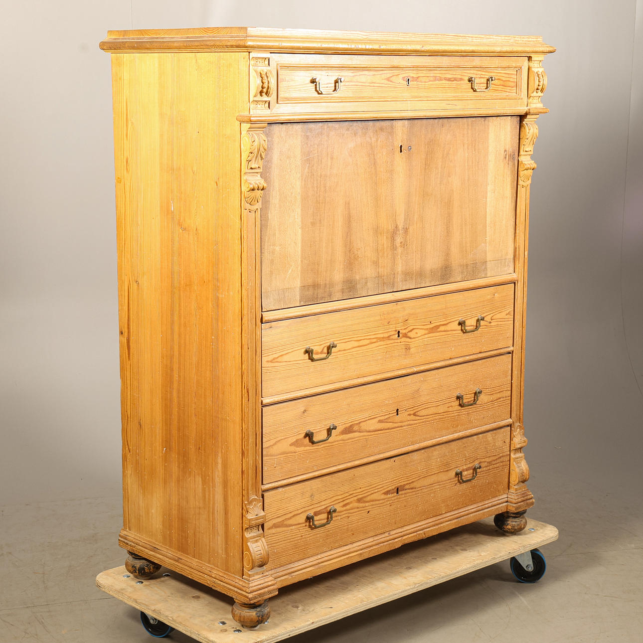 CHIFFONJÉ, 1800-tal.