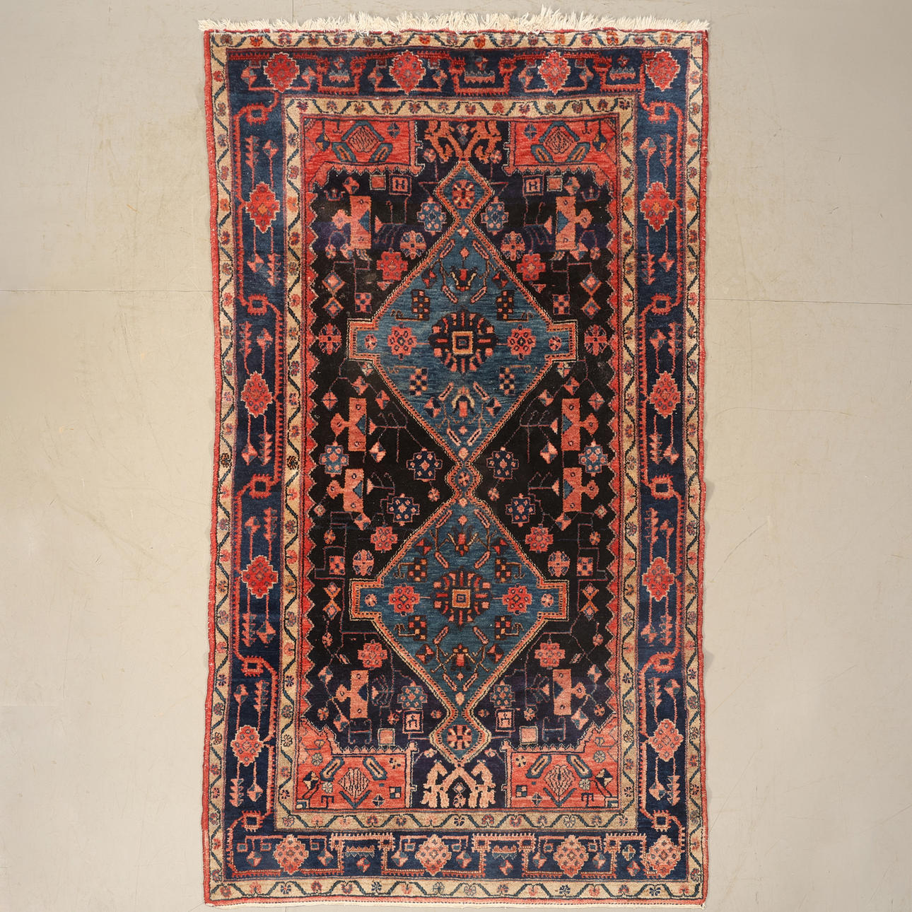 MATTA, handknuten, persien, ca 250x143 cm.