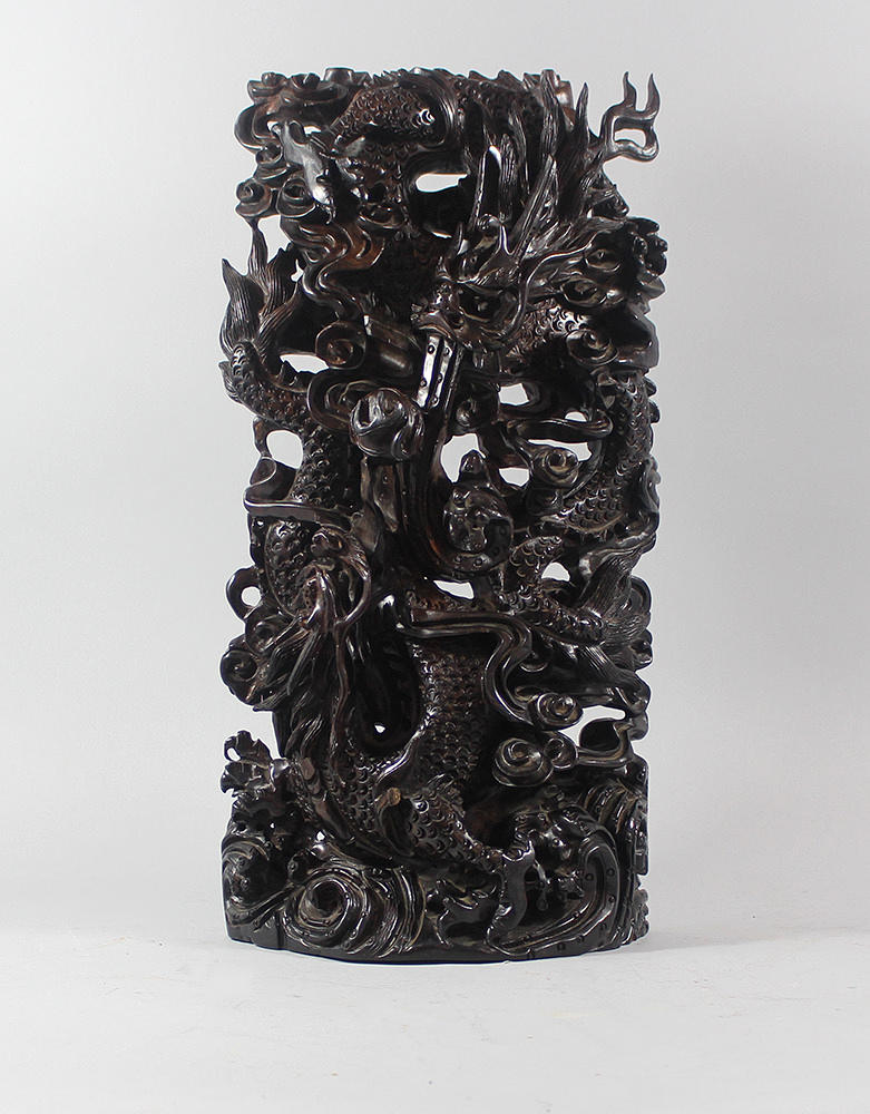 TRÄSKULPTUR, porslin, drake.