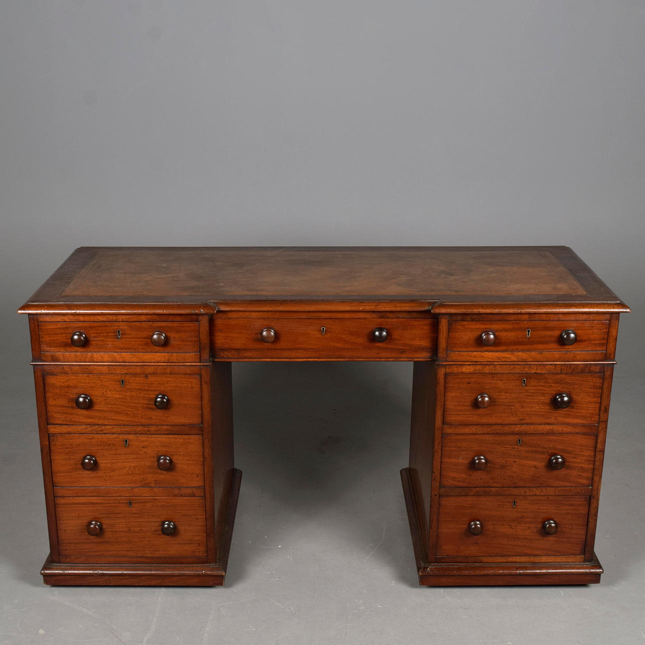 VICTORIAN MAHOGANY PEDESTAL DESK BY J RIDGE. Furniture - Desks - Auctionet