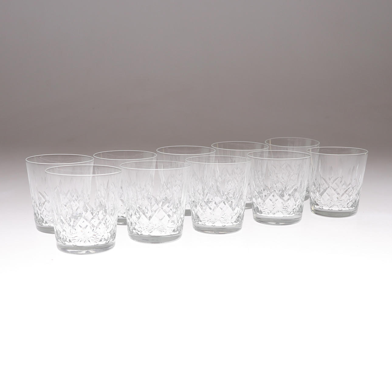GLAS, 10 st, slipad dekor, 1900-tal.