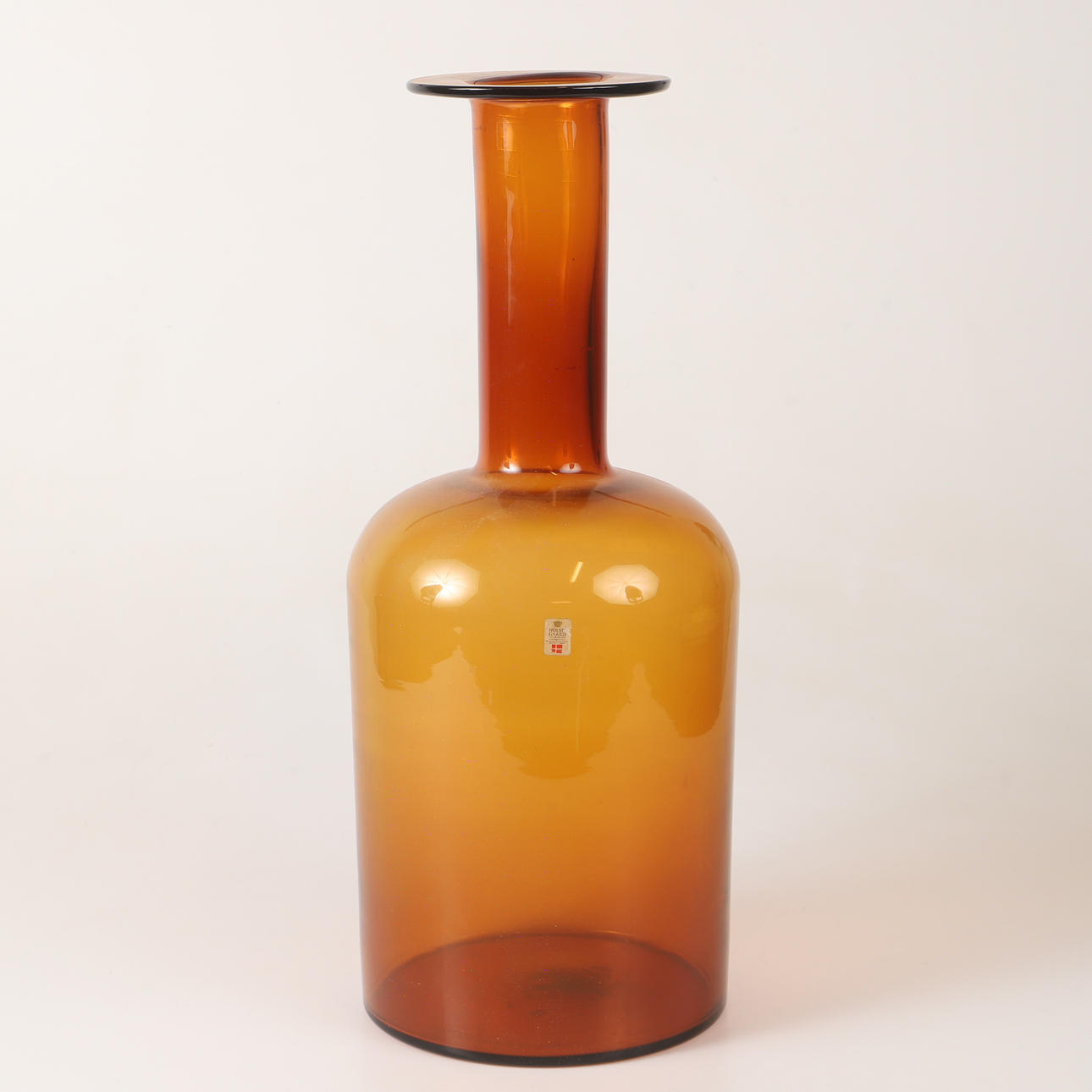 OTTO BAUER. Flaska, brunt glas, Holmegaard, Danmark.