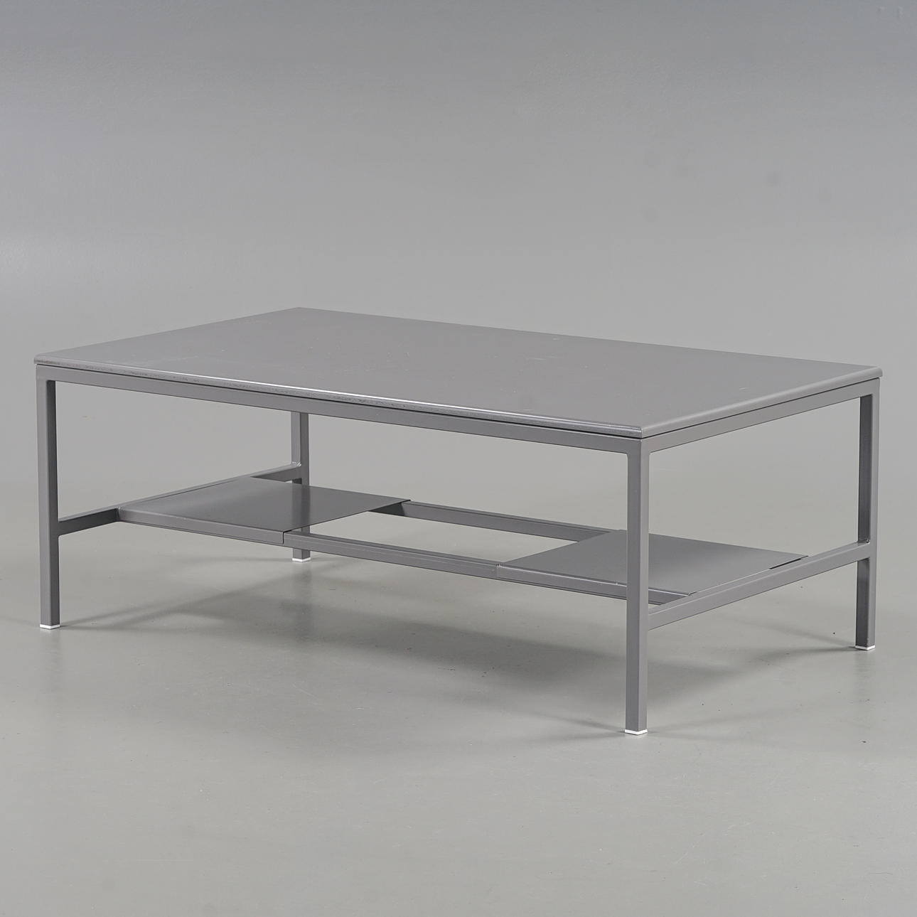 SOFFBORD Grålackerat trä och metall, 2000-tal.