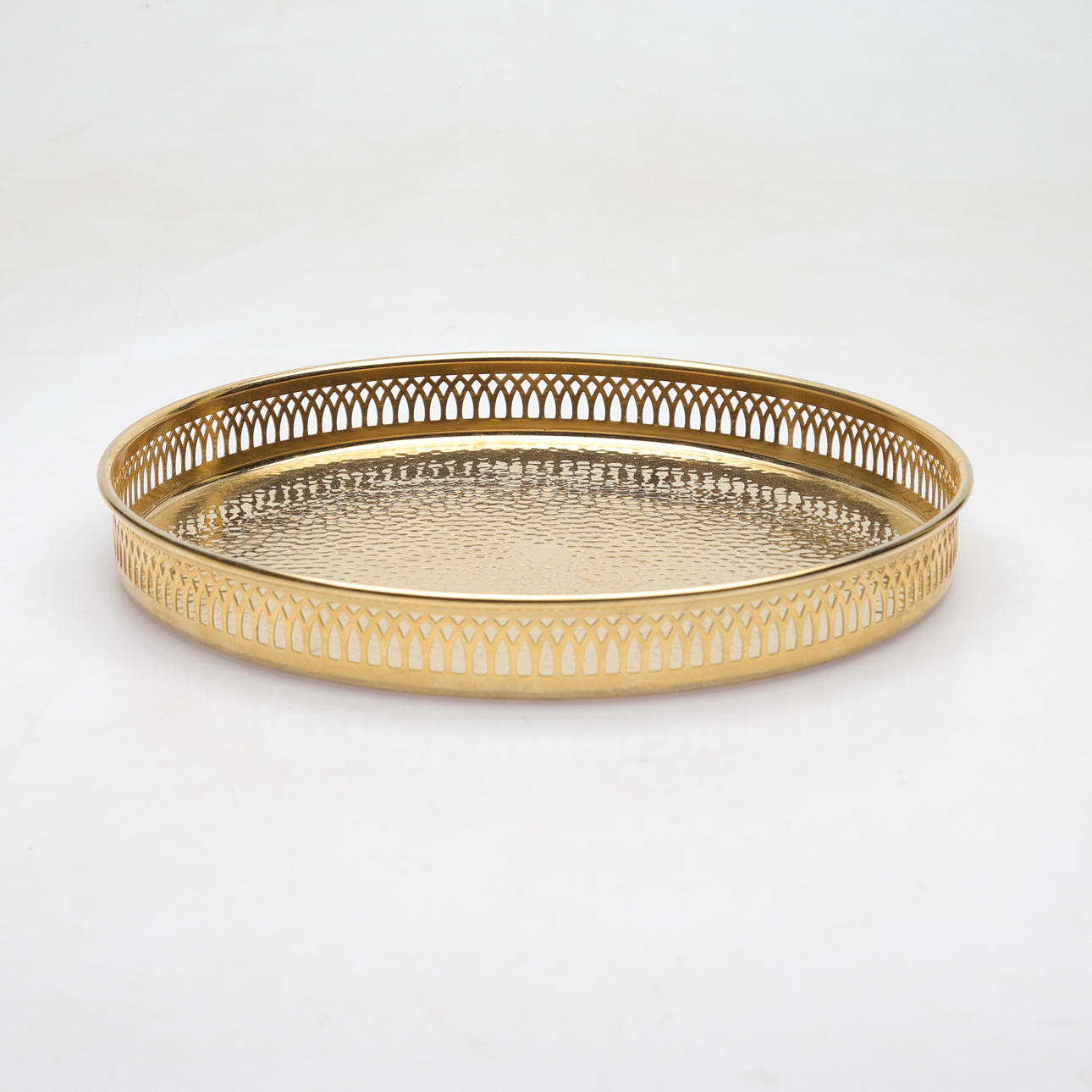 BRICKA, guld pläterad metall, Scandia Guld.
