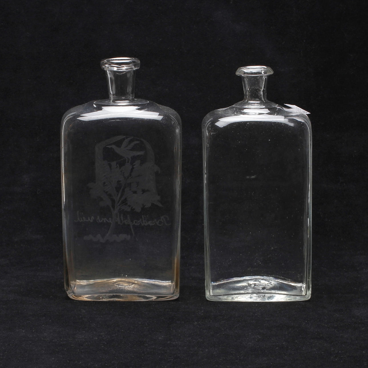 FLASKOR, 2 st, glas. 1800-tal.