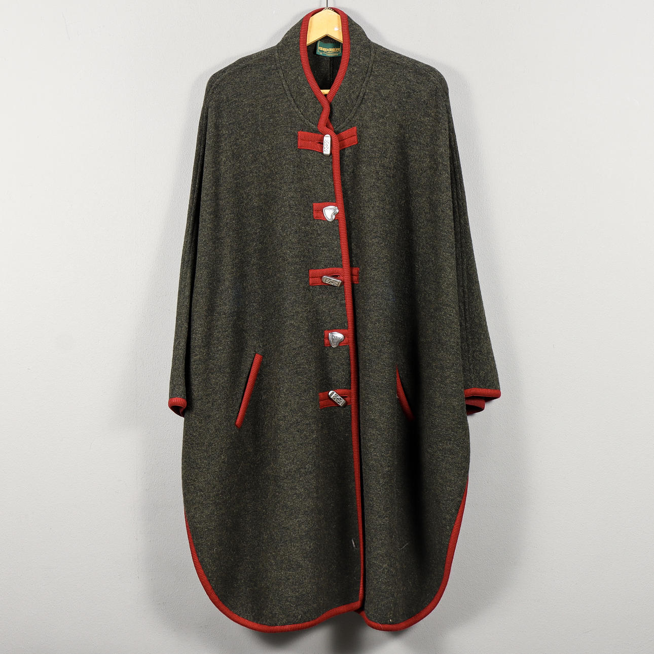 GEIGER cape.