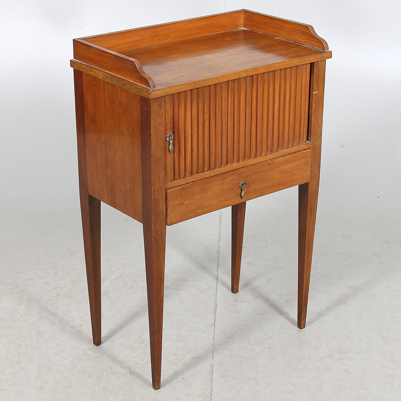 POTTSKÅP, mahogny, sengustaviansk stil, 1800/1900-tal.