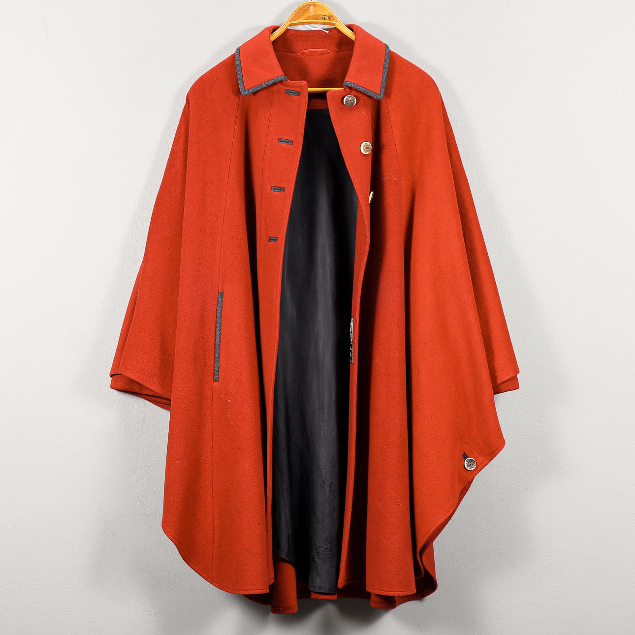 MAXIMILIAN STEINBOCK cape.