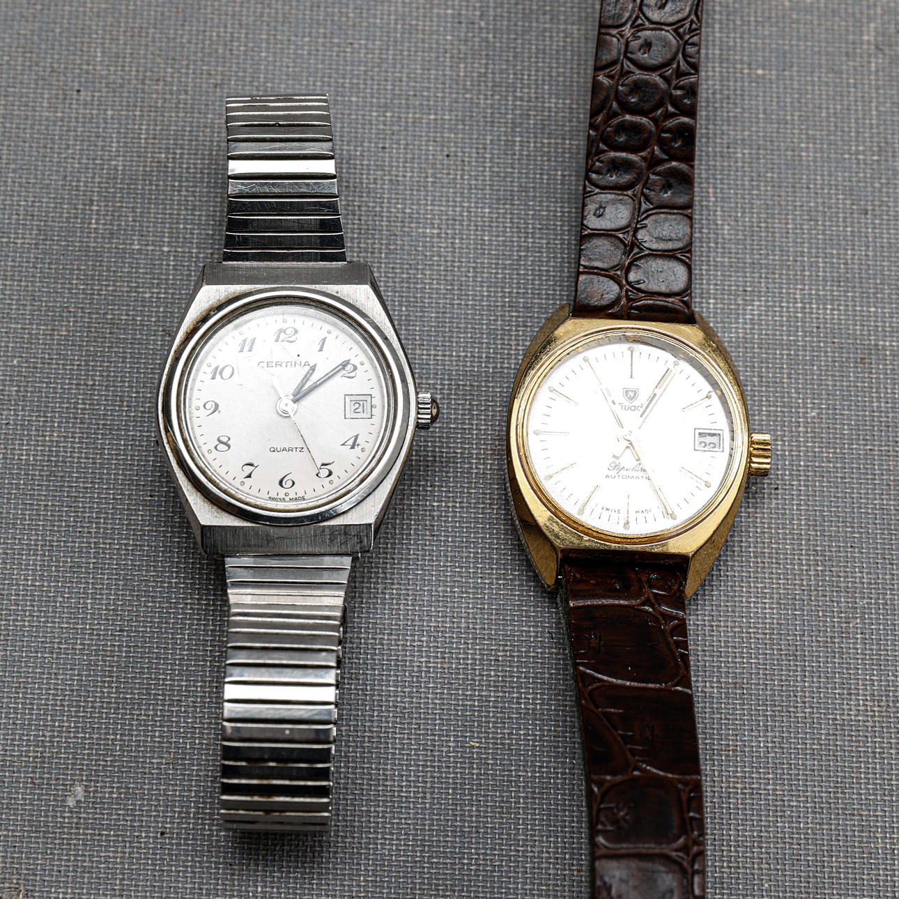 ARMBANDSUR, 2 stycken, dam-modell.